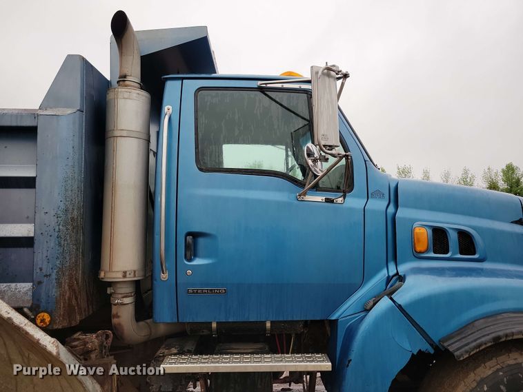 image for item DX6975 2002 Sterling LT9500 dump truck