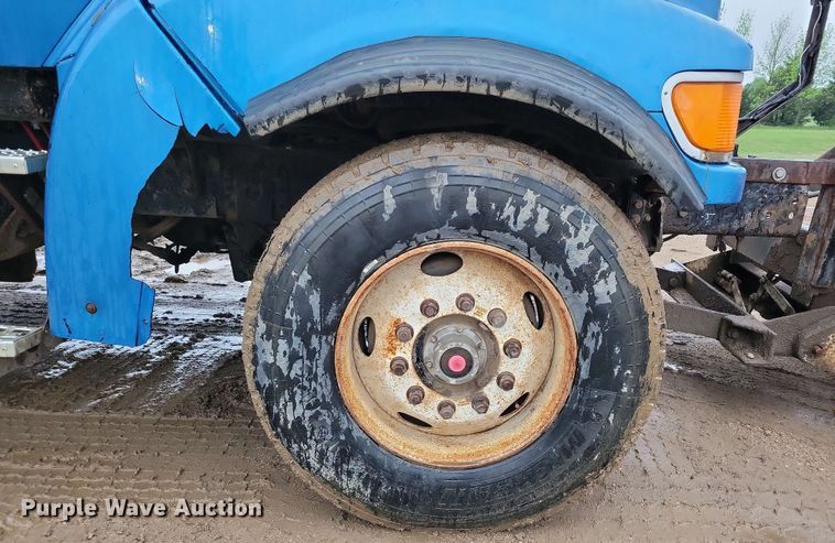 image for item DX6975 2002 Sterling LT9500 dump truck