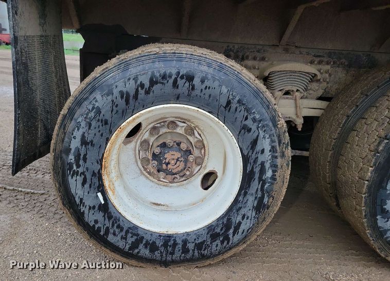 image for item DX6975 2002 Sterling LT9500 dump truck