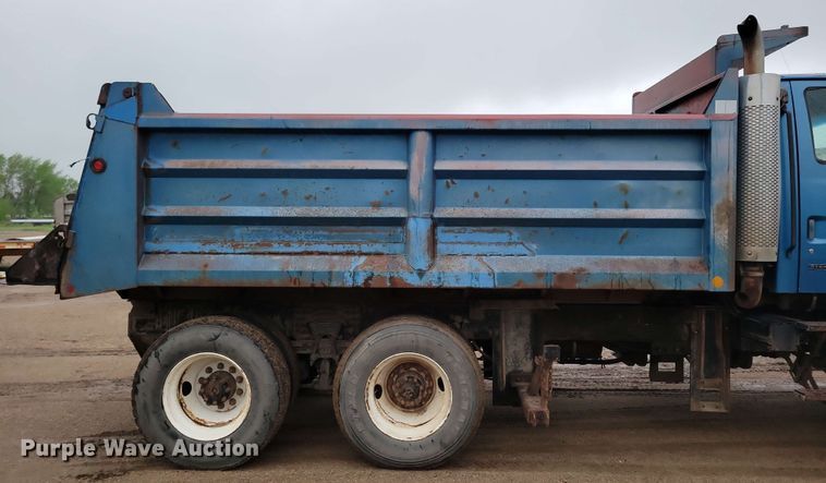 image for item DX6976 2000 Sterling LT9500 dump truck