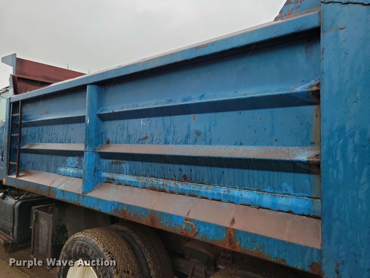 image for item DX6976 2000 Sterling LT9500 dump truck