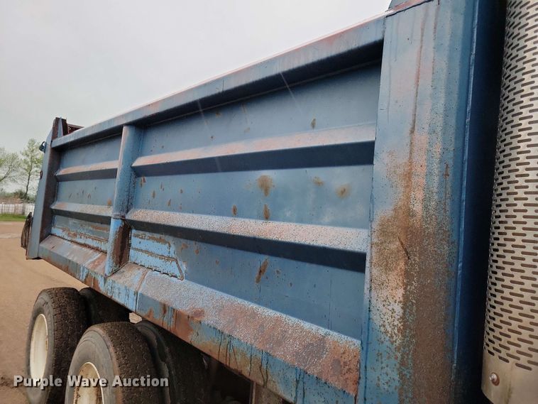 image for item DX6976 2000 Sterling LT9500 dump truck