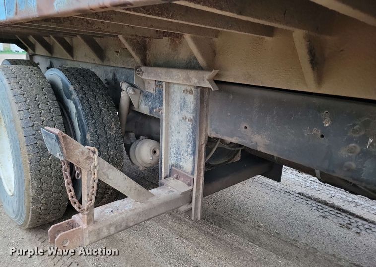 image for item DX6976 2000 Sterling LT9500 dump truck