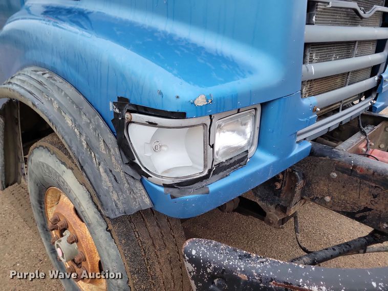 image for item DX6976 2000 Sterling LT9500 dump truck