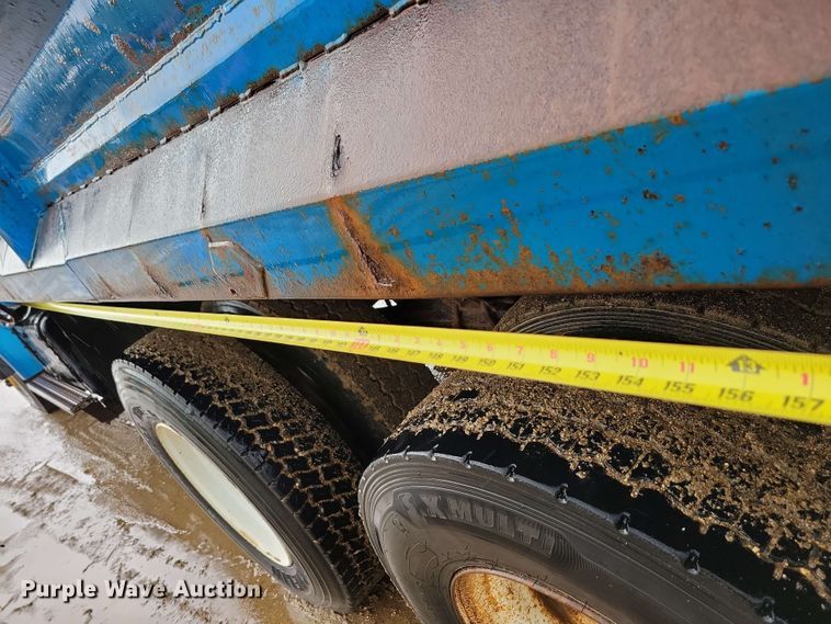 image for item DX6976 2000 Sterling LT9500 dump truck