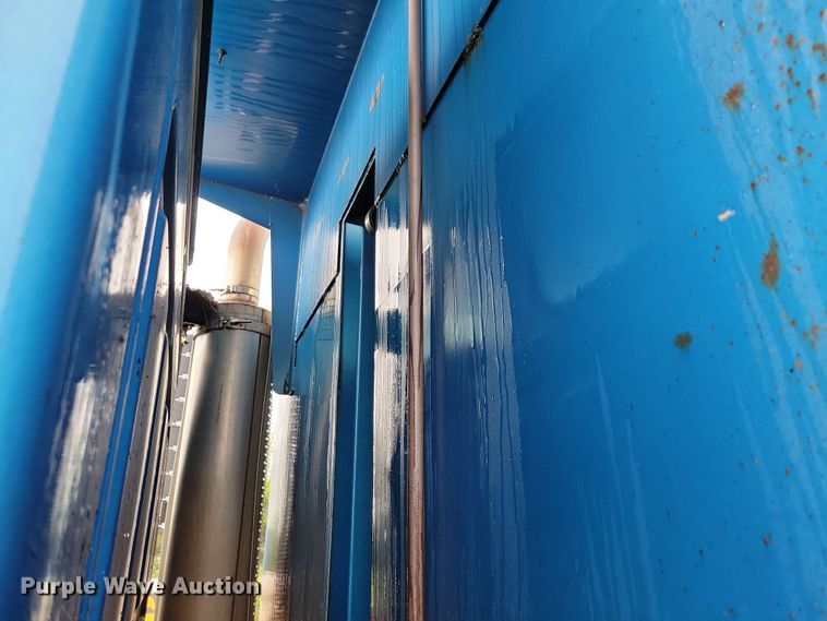 image for item DX6976 2000 Sterling LT9500 dump truck