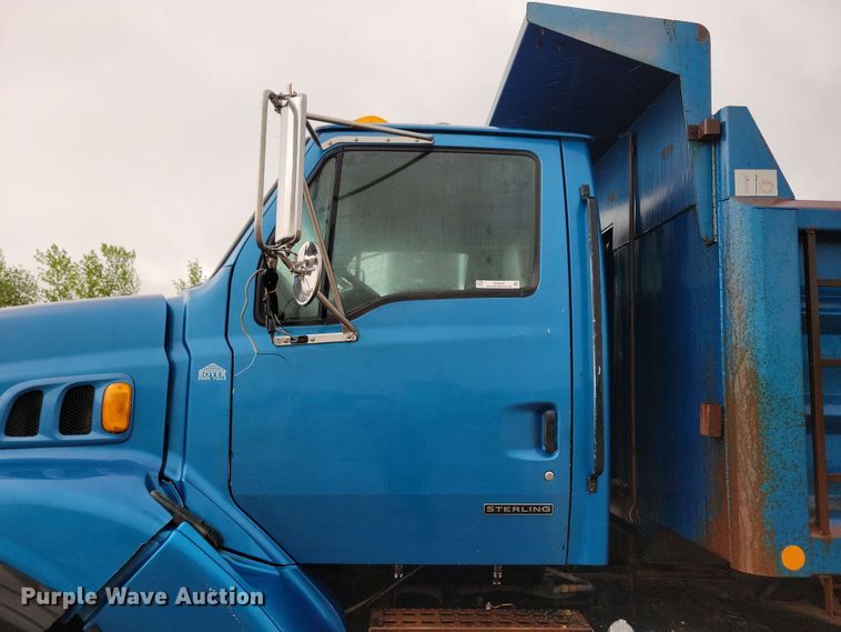image for item DX6976 2000 Sterling LT9500 dump truck