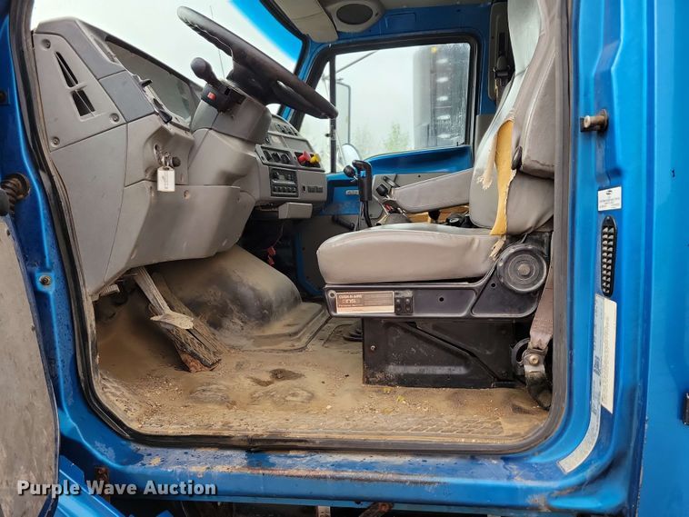 image for item DX6976 2000 Sterling LT9500 dump truck