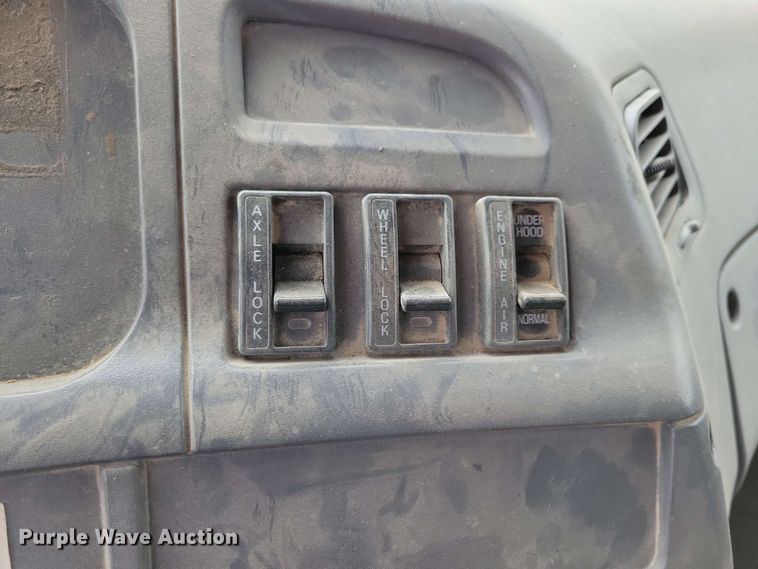 image for item DX6976 2000 Sterling LT9500 dump truck