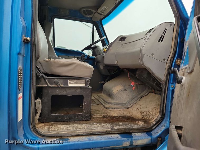 image for item DX6976 2000 Sterling LT9500 dump truck