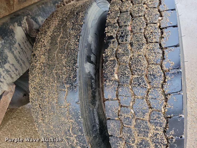 image for item DX6976 2000 Sterling LT9500 dump truck