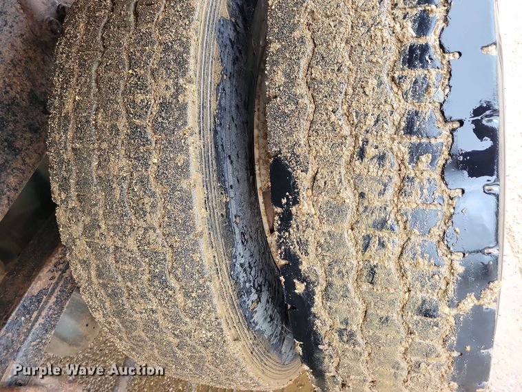 image for item DX6976 2000 Sterling LT9500 dump truck