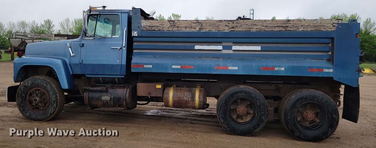 1989 Ford LT9000 dump truck in De Smet, SD | Item DX6977 for
