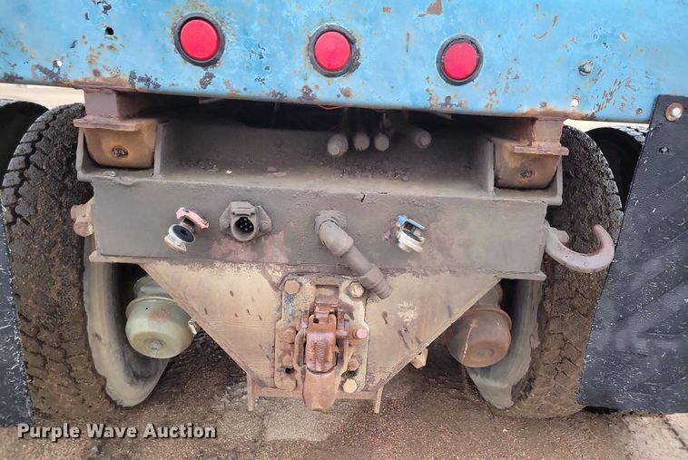 image for item DX6977 1989 Ford LT9000 dump truck