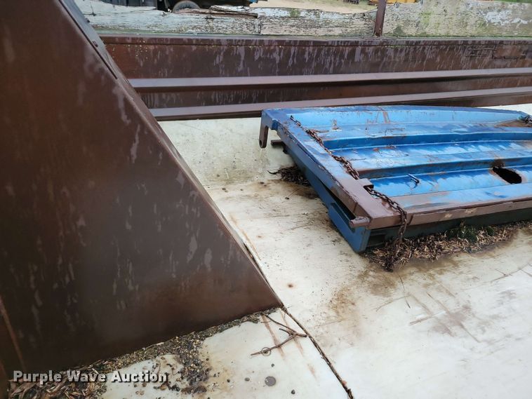 image for item DX6977 1989 Ford LT9000 dump truck