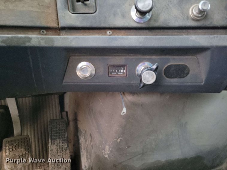 image for item DX6977 1989 Ford LT9000 dump truck