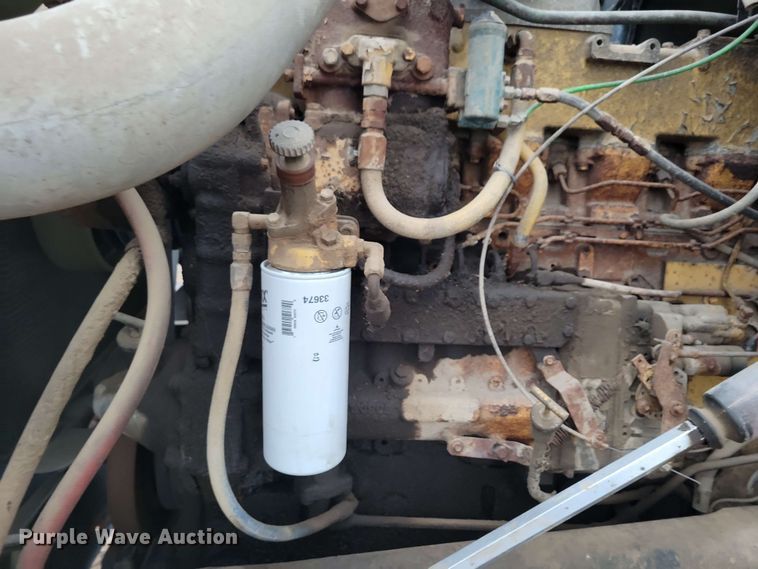 image for item DX6977 1989 Ford LT9000 dump truck