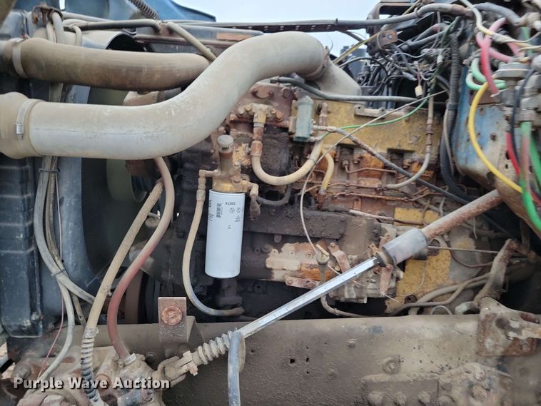 image for item DX6977 1989 Ford LT9000 dump truck