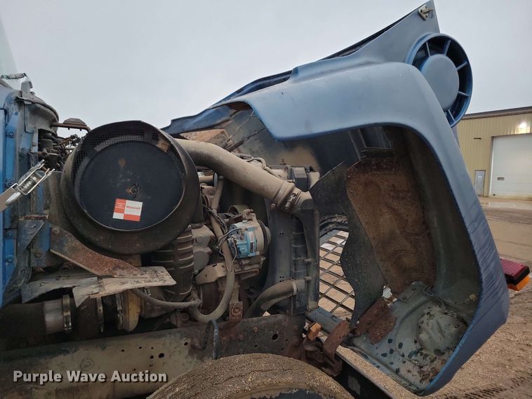 image for item DX6977 1989 Ford LT9000 dump truck