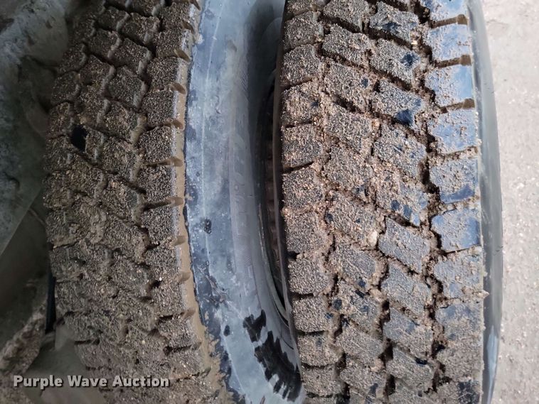 image for item DX6977 1989 Ford LT9000 dump truck