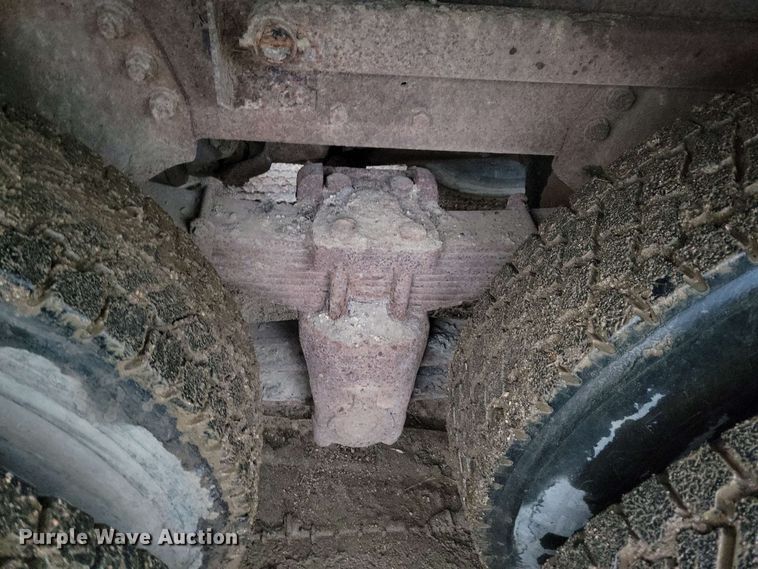 image for item DX6977 1989 Ford LT9000 dump truck