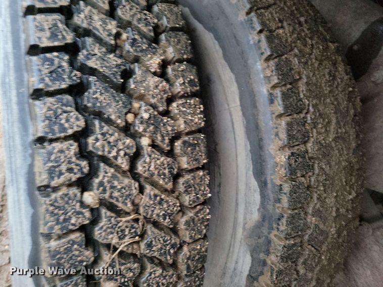 image for item DX6977 1989 Ford LT9000 dump truck