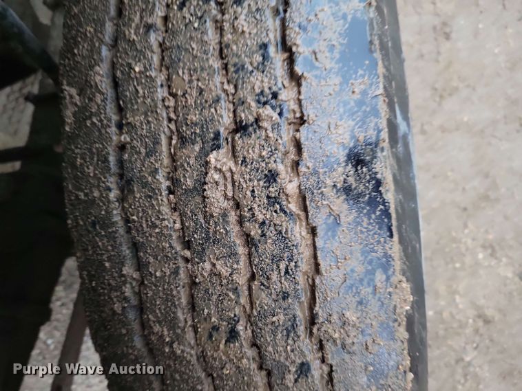 image for item DX6977 1989 Ford LT9000 dump truck