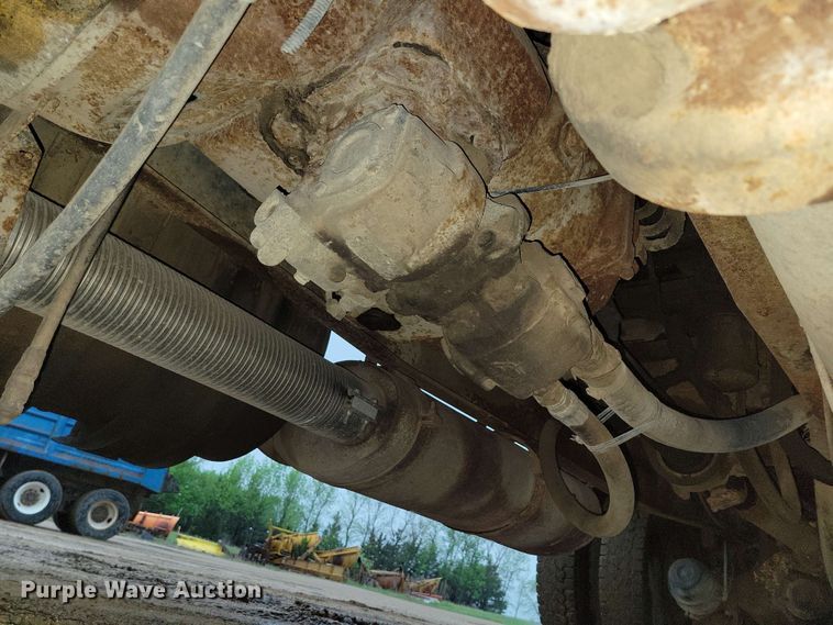 image for item DX6977 1989 Ford LT9000 dump truck