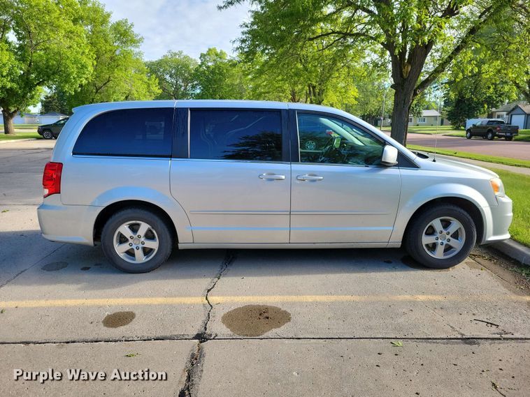 image for item DX6987 2012 Dodge Grand Caravan Crew van