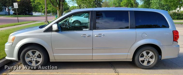 image for item DX6987 2012 Dodge Grand Caravan Crew van