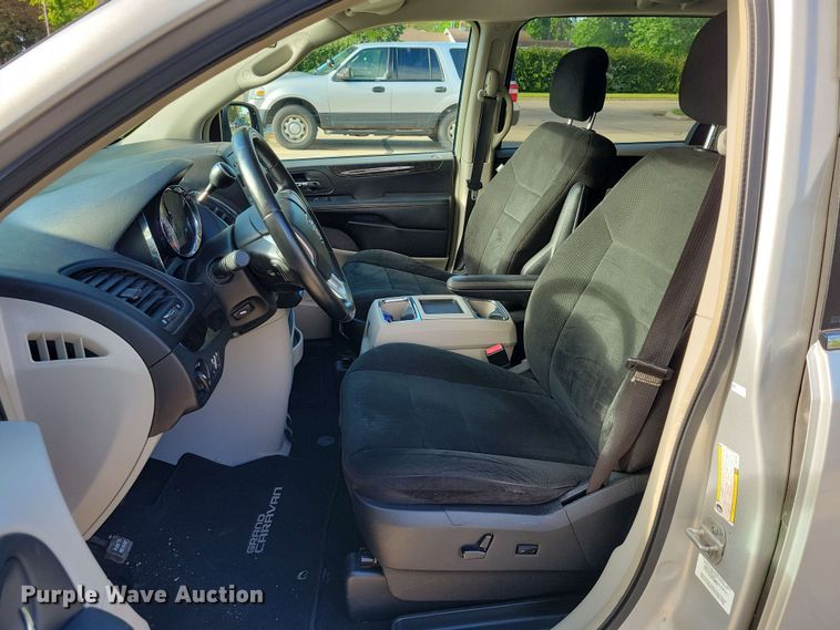 image for item DX6987 2012 Dodge Grand Caravan Crew van