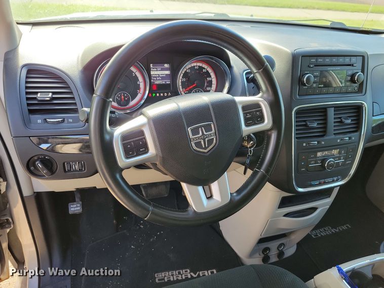 image for item DX6987 2012 Dodge Grand Caravan Crew van