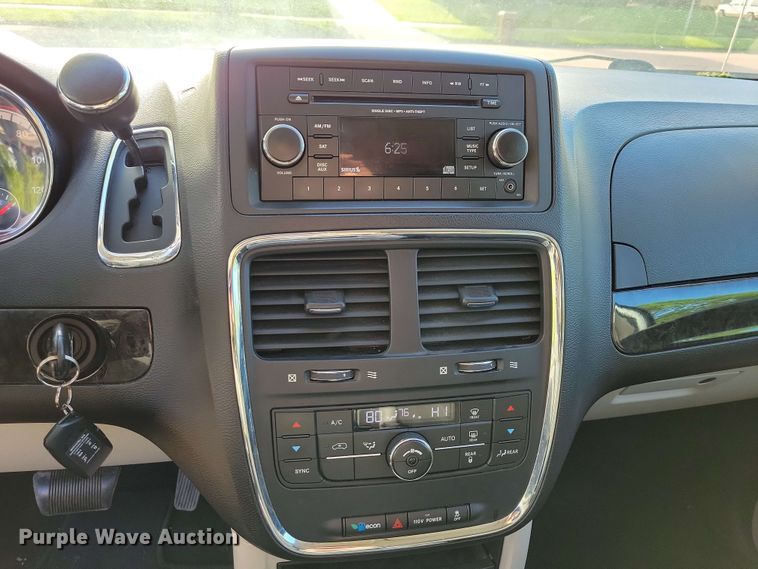 image for item DX6987 2012 Dodge Grand Caravan Crew van