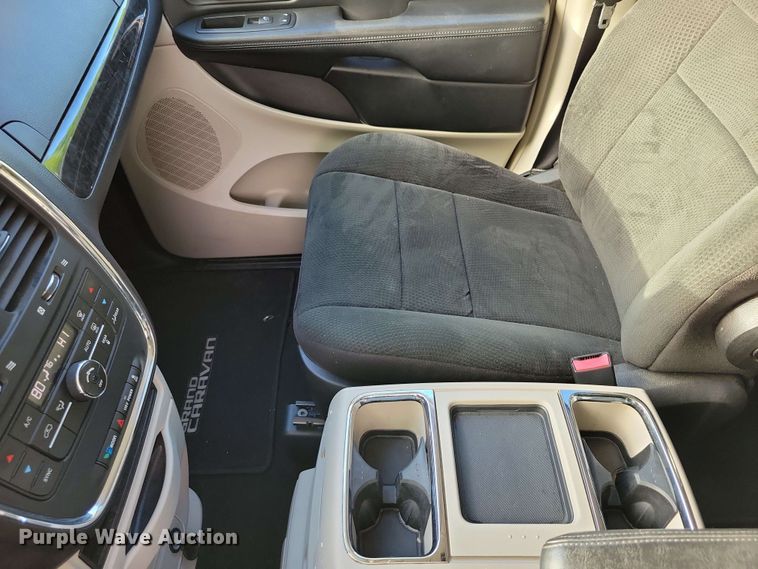 image for item DX6987 2012 Dodge Grand Caravan Crew van