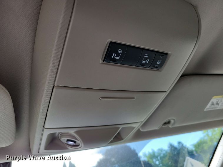 image for item DX6987 2012 Dodge Grand Caravan Crew van