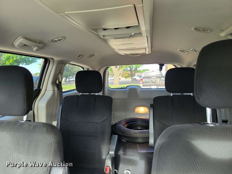 image for item DX6987 2012 Dodge Grand Caravan Crew van