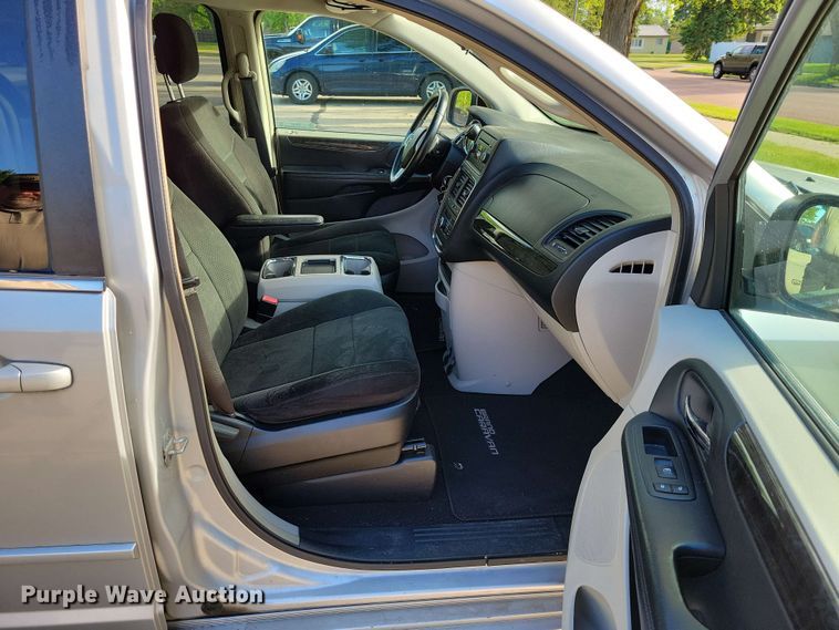 image for item DX6987 2012 Dodge Grand Caravan Crew van