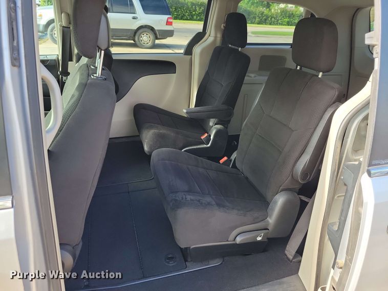 image for item DX6987 2012 Dodge Grand Caravan Crew van