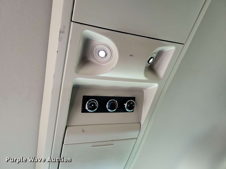 image for item DX6987 2012 Dodge Grand Caravan Crew van