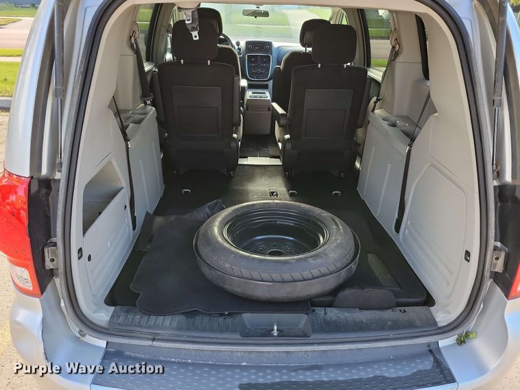 image for item DX6987 2012 Dodge Grand Caravan Crew van