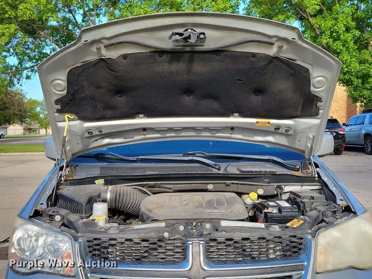 image for item DX6987 2012 Dodge Grand Caravan Crew van