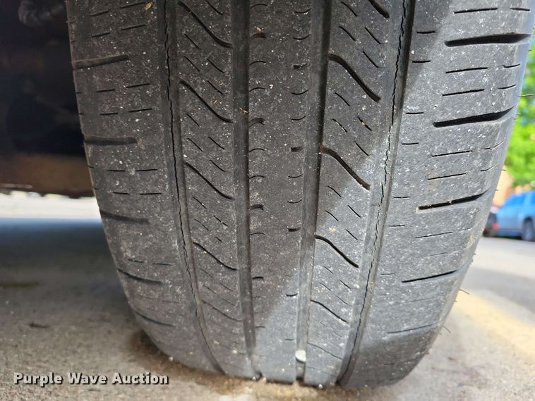 image for item DX6987 2012 Dodge Grand Caravan Crew van