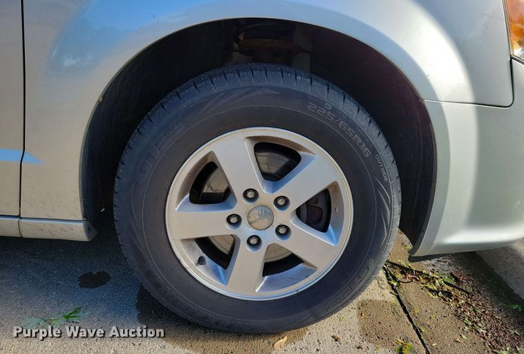 image for item DX6987 2012 Dodge Grand Caravan Crew van