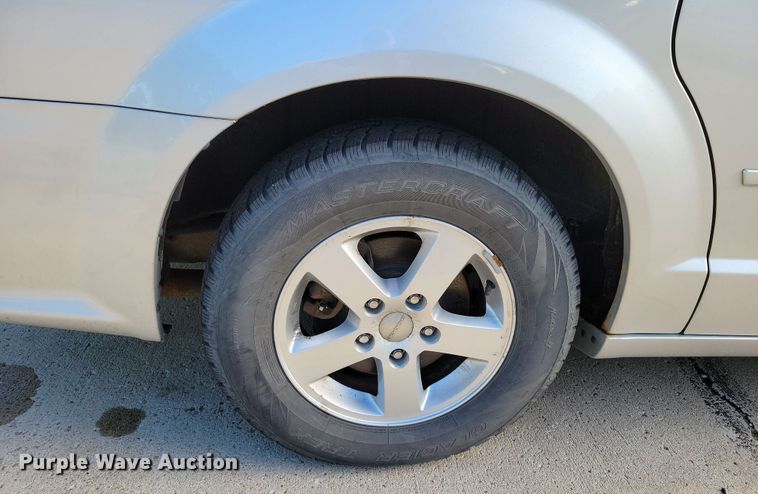 image for item DX6987 2012 Dodge Grand Caravan Crew van