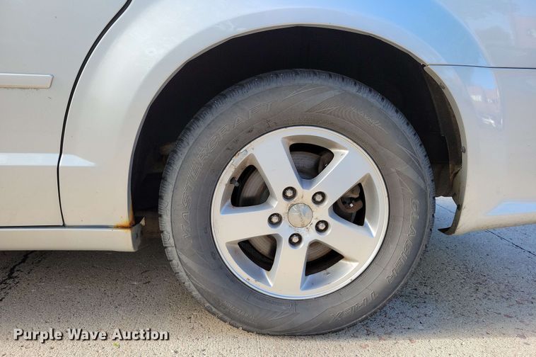 image for item DX6987 2012 Dodge Grand Caravan Crew van