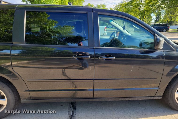 image for item DX6988 2012 Dodge Grand Caravan van
