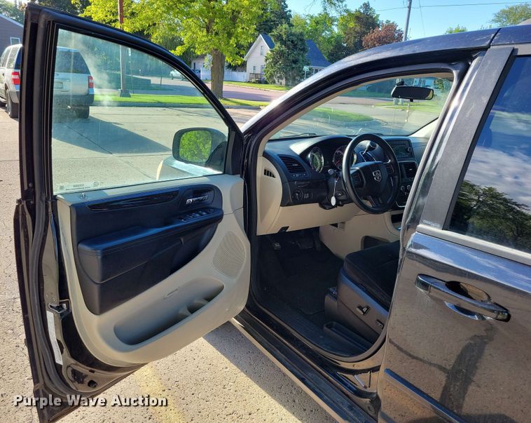 image for item DX6988 2012 Dodge Grand Caravan van