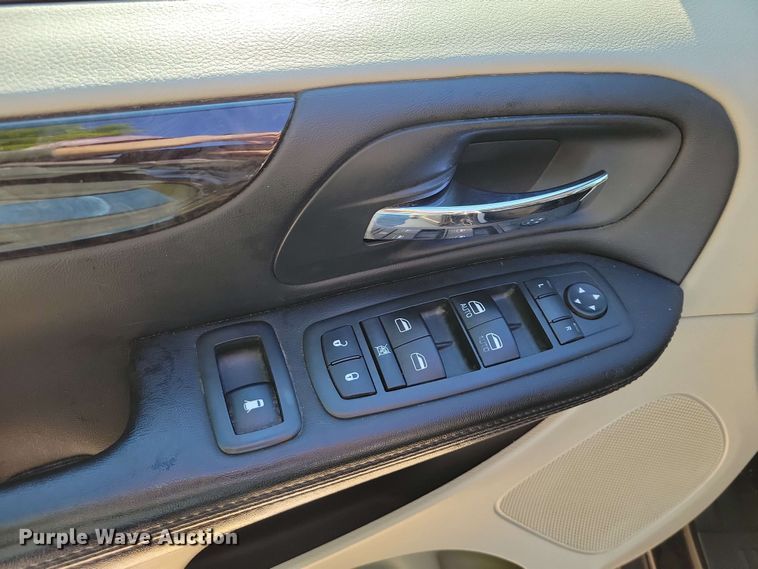 image for item DX6988 2012 Dodge Grand Caravan van