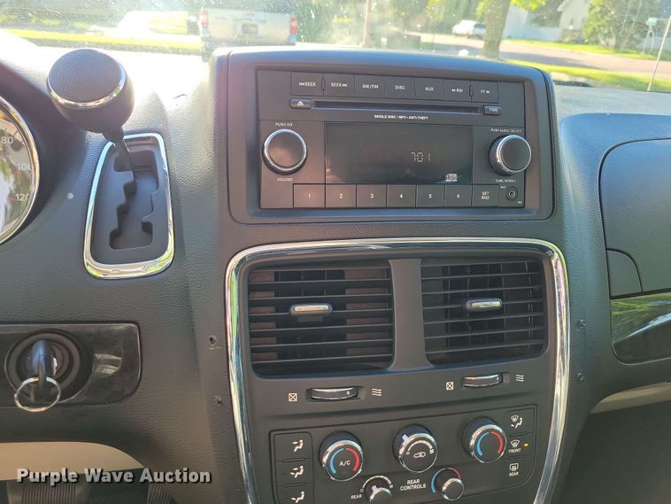 image for item DX6988 2012 Dodge Grand Caravan van