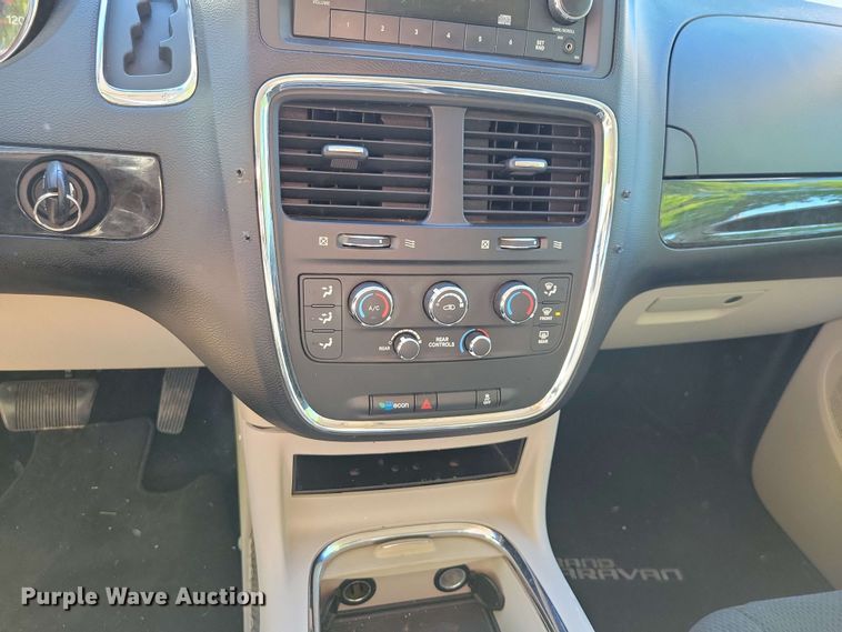 image for item DX6988 2012 Dodge Grand Caravan van